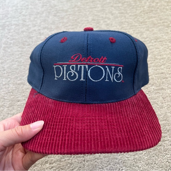 VINTAGE Detroit Pistons Blue and Red Cap - Picture 4 of 9